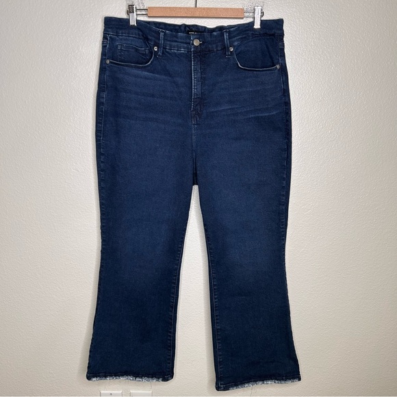 Good American Denim - Good American Good Legs Crop Mini Boot jeans 18